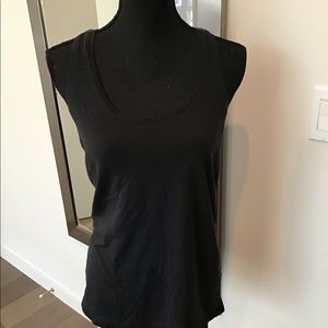 Black lululemon tank top